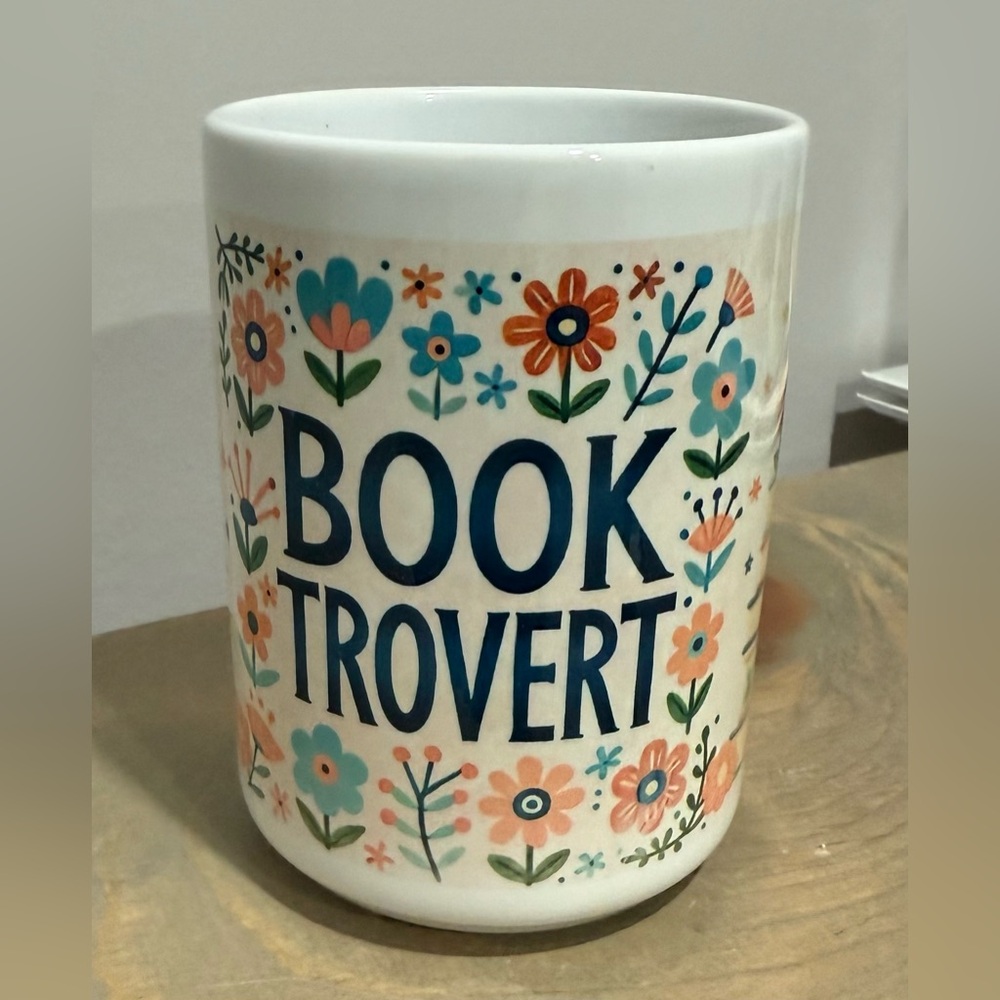 Ceramic Mug - Booktrovert - 15oz